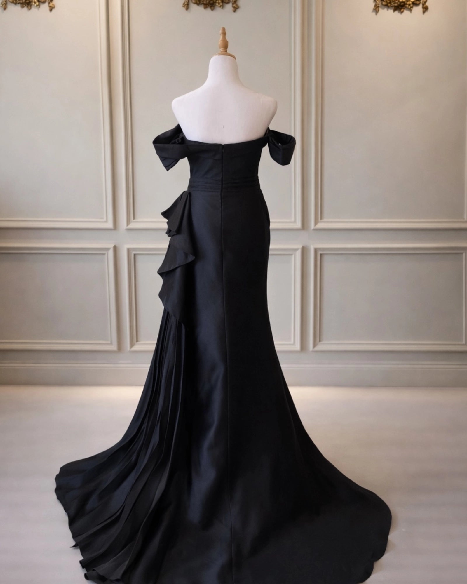 Ivy DD027 Black Dress Slit And Pleated Detail Skirt